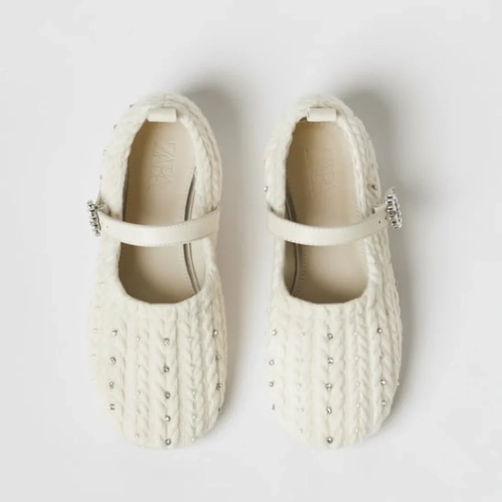 NWT. Zara Kids/Girls Knit Fabric Jewels Flat Shoes. Size 4.